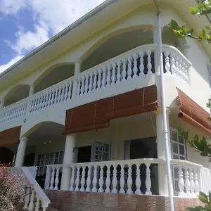 Дом отдыха Tropical Garden Self Catering, Виктория