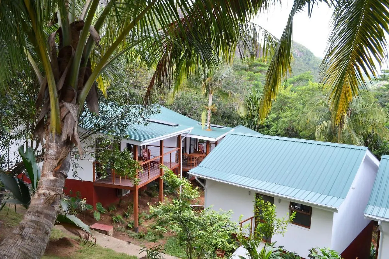 Cashew Nut Grove Chalets Port Glaud 0*,