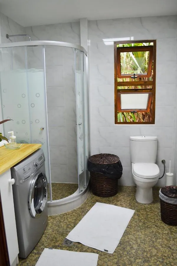 Cashew Nut Grove Chalets Port Glaud 0*,